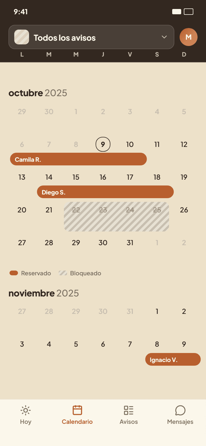Calendario del modo Dueño en Gearlet con días reservados por persona y días bloqueados.